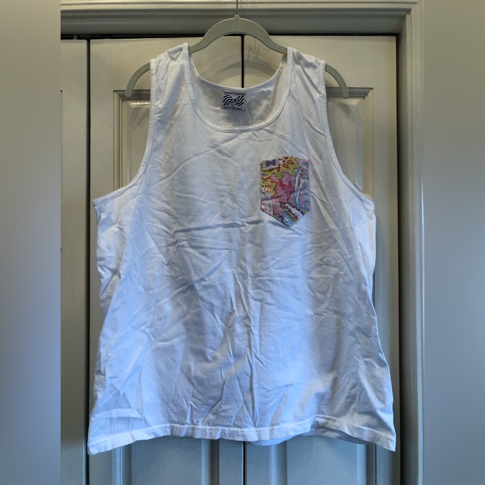 Fraternity Collection, oversized Large, white tank & pink paisley pocket